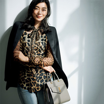 ＜サンローラン＞力強い女性らしさとシャープな持ち味が魅力【身体の一部のハイブランド服】