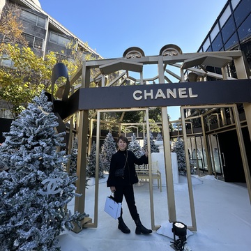 魔法の冬物語”の世界へ誘うCHANELホリデーポップアップへ