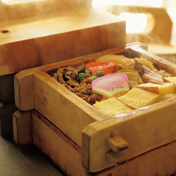 名物の蒸し寿司、田舎寿司も必食！『はりまや橋 寿し柳』【有元葉子、美味しいものは高知にあり】