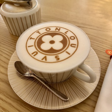 ルイ・ヴィトンの世界をミュージアムとカフェで満喫☆