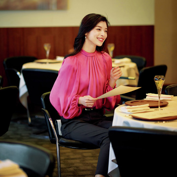 会食は華やぎピンクで上半身映え【出張着回しコーディネート】