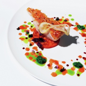 パリの三ツ星シェフと『とらや』の刺激的な出会いを楽しむ『Maison KEI』