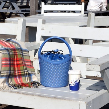 春小物を持って海へ