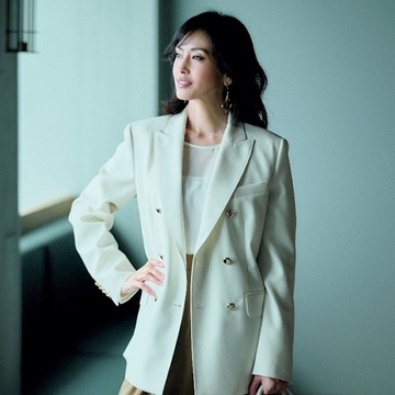 上質素材のテーラードデザインで主役感を！＜ほめられジャケット＞