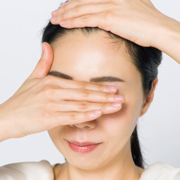 しわに効かせる「ハイブリッドオイル」使いこなしテクニック【50代に適材適所な美容オイル】