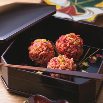 つくりたての和菓子4種とお茶のおまかせを名店のカウンターで 樫舎（かしや）