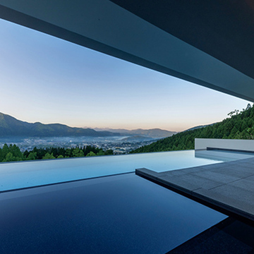 【50代が行くべき話題のホテル3選】湯布院の最新リトリート『ENOWA YUFUIN』ほか癒しの場へ