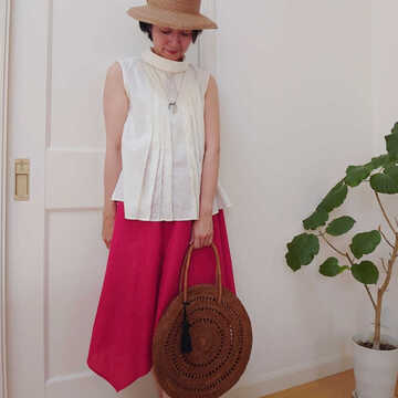 大好きなカラーボトムスが活躍する夏！