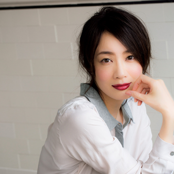 進化した「赤い口紅」つけこなしのコツ  五選