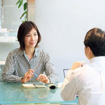 綾部佳世さん「広報、不動産、子育て支援。自分ができる範囲で、楽しみたい」【エクラ華組 心のラグジュアリーが育つ時間vol.2】