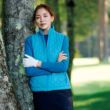 【大人にちょうどいいゴルフウェア】防寒機能も優秀！「和光」初のレディースゴルフウェア