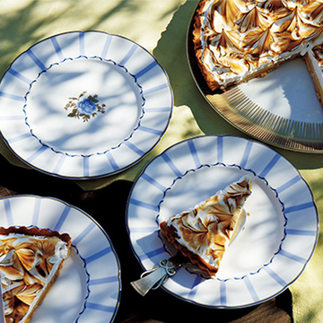 家族とのティータイムを華やかにしてくれる「ベルナルド」のデザートプレート