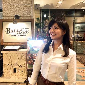 秋ファッションにたまにはシャツで気分はバリ♪の「バリラックス」でランチ。地域の行列パン屋さん「プチ・アンジュ」とお祝いのプレゼント。