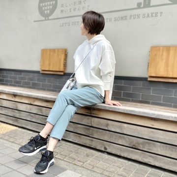 これは使える！ZARAのくすみカラーパンツ