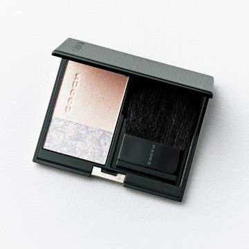 あってよかった！エクラ美容班が絶対ポーチに入れるもの　五選