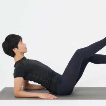 加齢とともにぽっこりお腹がへこまなくなった…体幹の筋力が落ちたお腹をべたんこにする！【骨盤を整える床バレエ】