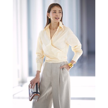 新年度の始まりは顔映りのよいイエローシャツでフレッシュに！最低気温7℃｜4/1(火)【50代の毎日コーデ】