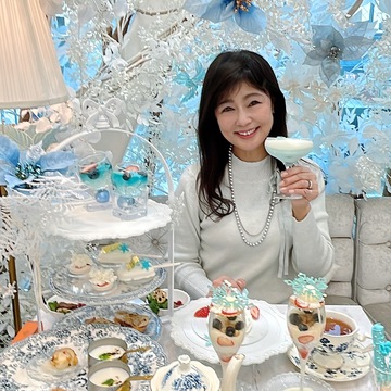 お花でできた白銀の世界！期間限定！雪のストロベリーアフタヌーンティー