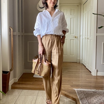 リネン白シャツ×パンツコーデ