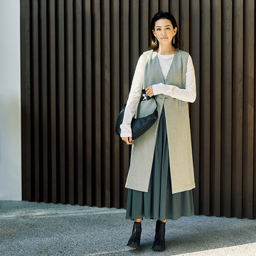 グレー系なら着こなしに合わせやすい！冬春2シーズン活躍する「ジレ」コーデ