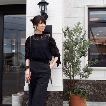 夏のブラックは素材とデザインで楽しむ