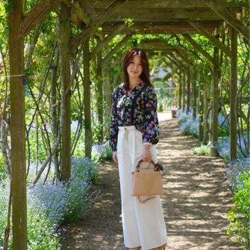 お気に入りトップスにGU白デニムで熊山英国庭園へ　～勿忘草～