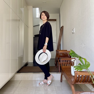 ブレスレットが主役のコーデ(スノーホワイトオニキス)