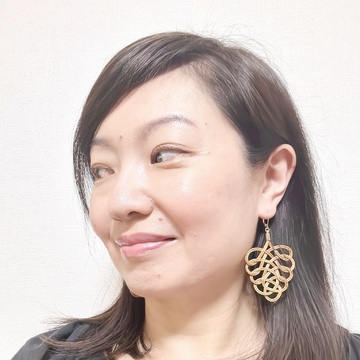 『丸芯籐で編む　耳飾り&プローチ』のワークショップへ