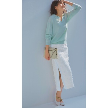 やさしげで爽やかなミント×白の配色で、好印象なコーディネートが完成！気温16℃｜4/7(月)【50代の毎日コーデ】