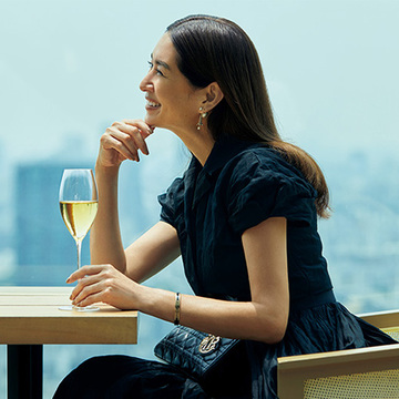 「ディオール」の美シルエットドレスで大切な時間に華やぎを！【8月のドレススタイル】