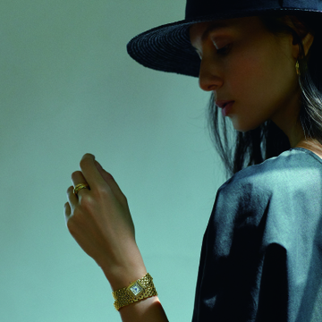 ブレスレットウォッチが話題！50代の「運命の時計」探し