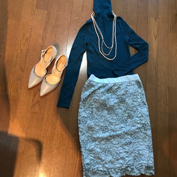 真っ青な空とブルーのコーディネート