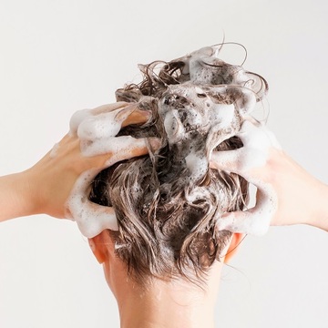 〈50歳からの薄毛対策vol.2〉そうだったのか！育毛＆発毛のための、正しい髪の洗い方【小田ユイコのいつもどこか調子が悪い#2】