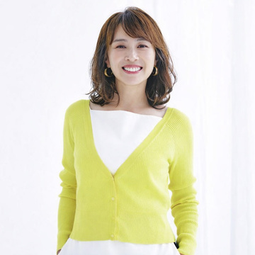 ボリューム感と華やかさのバランスを調整！美髪ミディアムスタイル【40代・50代髪型】