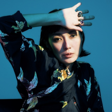 大人の色石リング。アントニーニ「トワ・エ・モア」【板谷由夏×伊藤美佐季の「ドラマを生むジュエリー」】