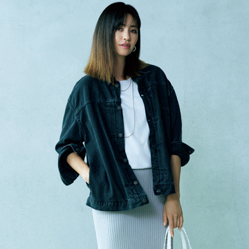 黒ジャケットは夏の味方！はおるだけで細見え＆洒落感アップ【アラフィー夏の黒の着こなし】