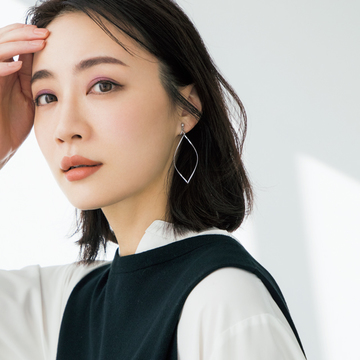 「パープルシャドウ×はみ出しライン」でノーブルな女性らしさを【しゃれ見えメイクは単色アイシャドウ×深茶ラインで】