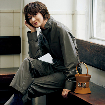 【新しい季節はエルメスと】ミニバッグとレザーコンビネゾンで優雅な秋スタイルが完成