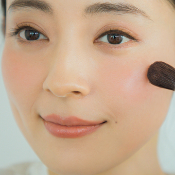 中野明海さんがレクチャー！ご機嫌仕込みチークの入れ方【大人にベストなご機嫌チーク】