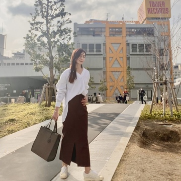 「優美なパンツ&甘くないスカート」コーデ