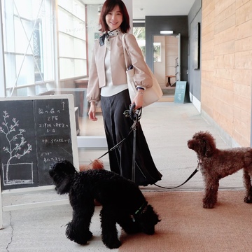 大人のマキシとプチプラトップスで家族旅行へ