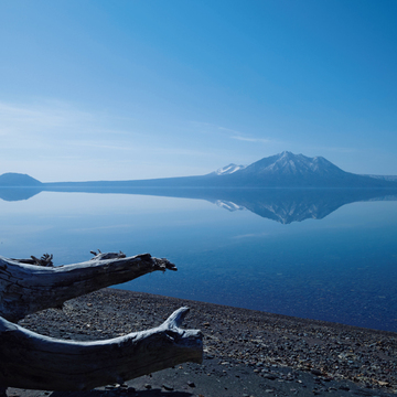 【50代 “隠れ宿”アドレス】充実したオールインクルーシブ。神秘の湖を望む絶景の宿『しこつ湖 鶴雅別荘 碧（あお）の座』