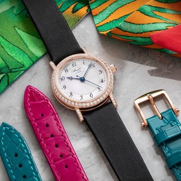 クラシックなのに新鮮。気分やコーディネートにあわせてストラップ交換できるブレゲの新作