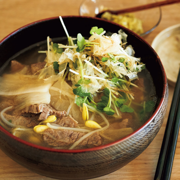 【ワタナベマキ絶品レシピ・冬のご自愛スープ4】「牛肉と豆もやし、大根のスープ」と、「鶏ひき肉とはんぺんのつみれ風スープ」できれいをつくる！