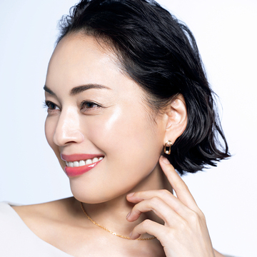 【「カバーマーク」のぷるぷる弾力ジェリーが味方】“ごきげんハリツヤ肌”が50代を輝かせる！