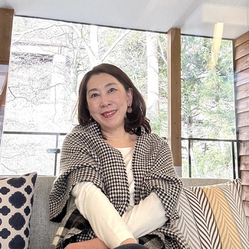 【冬の温泉旅】雪景色と檜風呂、別荘感覚で楽しむ温泉グランピング