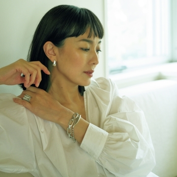 ホアキン・ベラオのシルバージュエリー【板谷由夏×伊藤美佐季の「ドラマを生むジュエリー」】