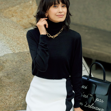 グリーンの洗練シューズで装いにみずみずしさを！【春ファッションに加えたい！マダム戸野塚厳選のフラット靴】