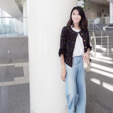 アートな空間にも映えるツイードJK×デニムで美術館コーデ