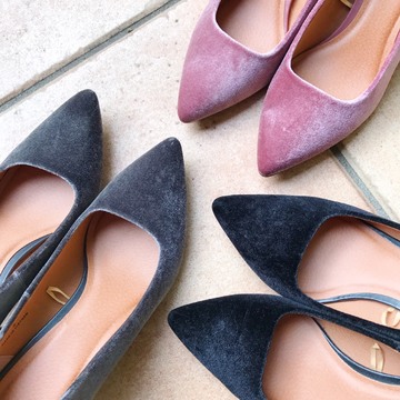 GUのベロアパンプス